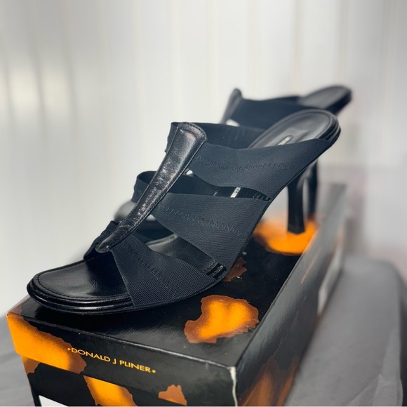 Donald J Pliner Jorry Black Mesh Elastic Heels Size 9.5N with Box & Dust Bag - Picture 3 of 13